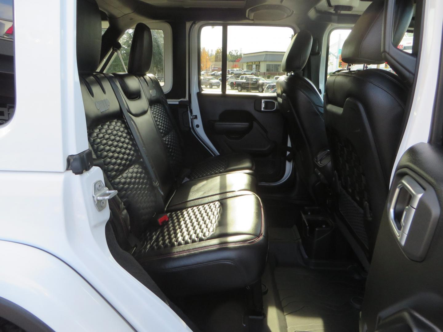 2021 White /BLACK Jeep Wrangler Unlimited Rubicon (1C4HJXFN6MW) with an 2.0L L4 DOHC 16V TURBO engine, automatic transmission, located at 2630 Grass Valley Highway, Auburn, CA, 95603, (530) 508-5100, 38.937893, -121.095482 - Photo#52